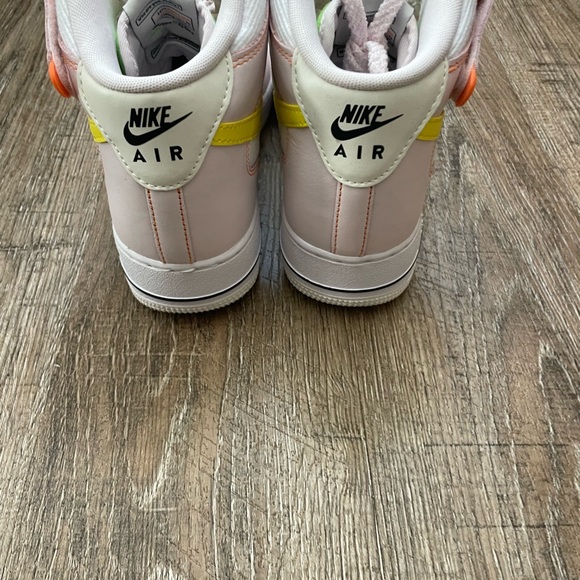 Nike Womens Air Force 1 07 Mid Feel Love S White Pearl Pink Sz 11.5 FD0869-100 - Picture 3 of 5